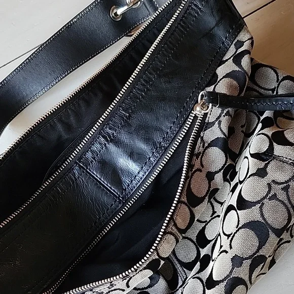 Coach purse - Picture 4 of 5